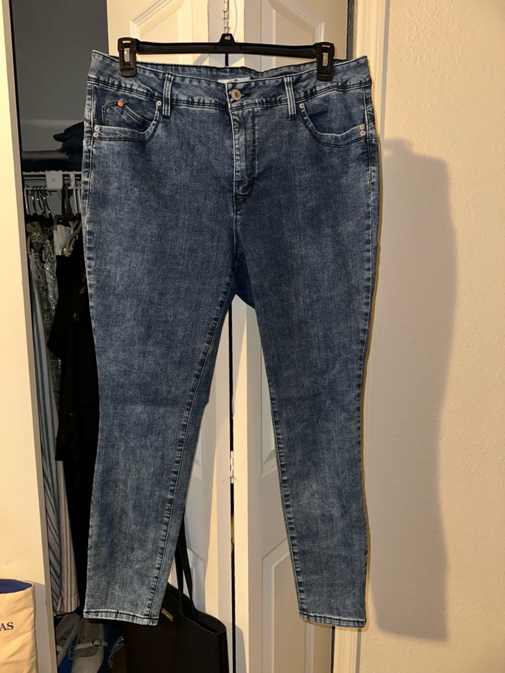 Royalty For Me Women's Skinny Jeans in Faded Blue Wash